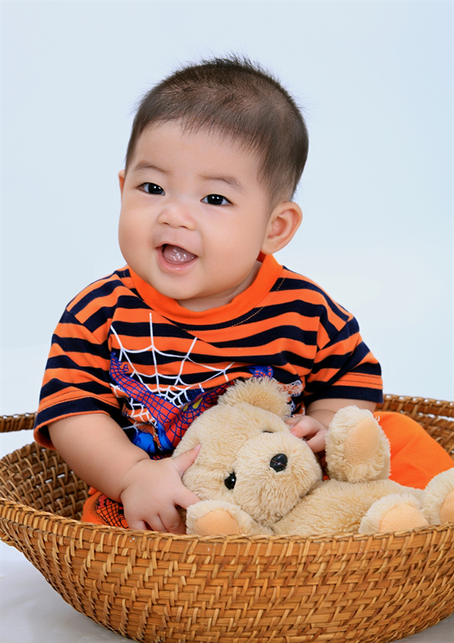 Bé Sóc yêu dấu & quot;líu lo & quot; suốt ngày