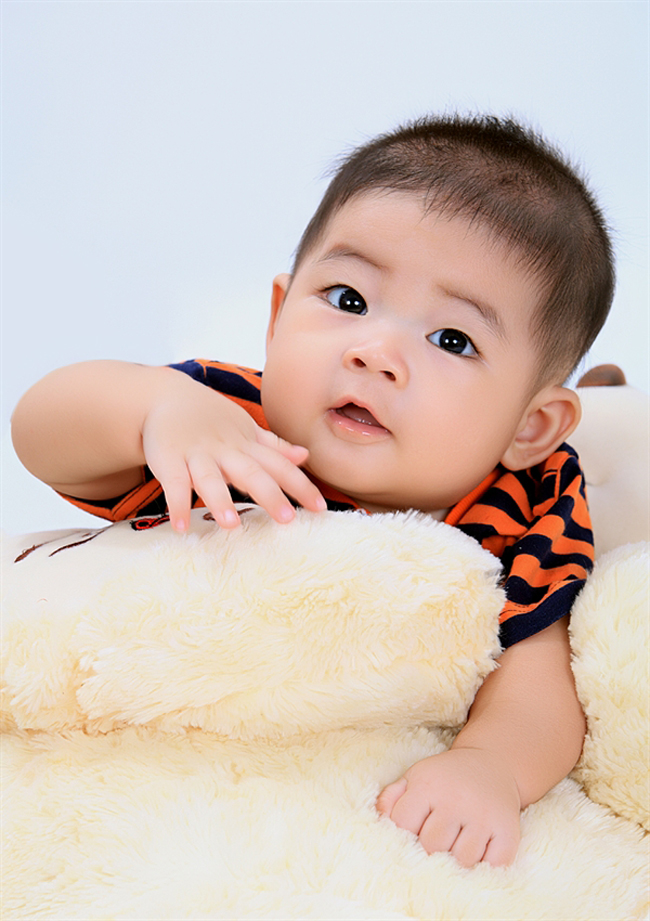 Bé Sóc yêu dấu & quot;líu lo & quot; suốt ngày