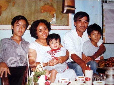 Lộ ảnh bố mẹ đẻ Tăng Thanh Hà - 2