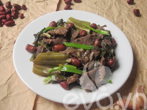 Quen mà lạ thịt bò xào dưa chua - 7