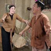 Hài 2013: Xuân Hinh 'đại chiến' Hồng Vân
