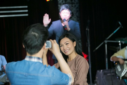 Cô Út "chỉ huy" Mỹ Chi tập nhạc cùng Quang Lê - 6