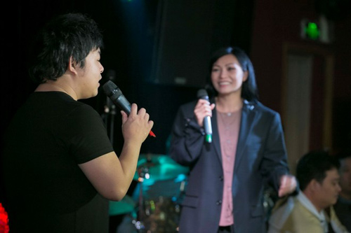 Cô Út "chỉ huy" Mỹ Chi tập nhạc cùng Quang Lê - 8