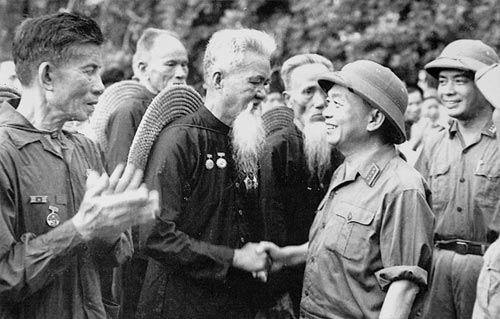 nhung buc anh lich su ve dai tuong vo nguyen giap - 9
