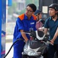 Mua sắm - Giá cả - Giá xăng giảm từ 8h tối nay
