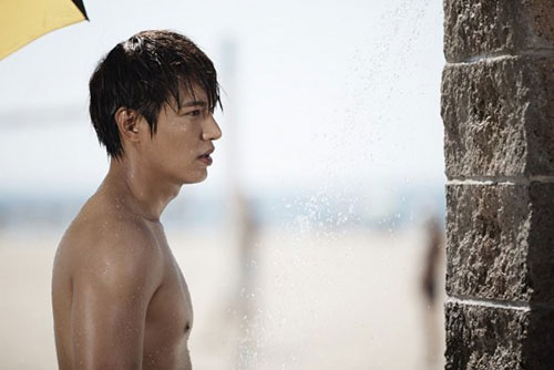 Lee Min Ho khoe dáng chuẩn trong phim mới - 4