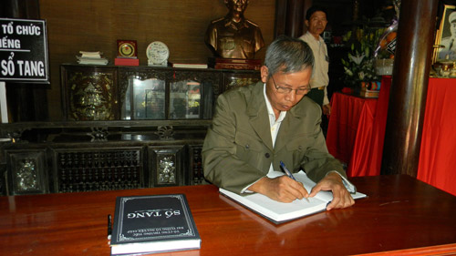 nghieng minh truoc di anh tuong giap - 10