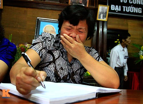 quoc tang: nuoc mat tu le thuy - 4