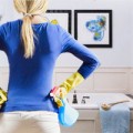 Nhà đẹp - Vệ sinh bồn tắm trắng sáng thật dễ!