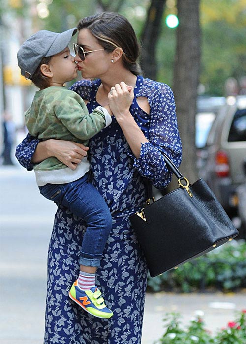 nhoc flynn nhi nho ben me miranda kerr - 2