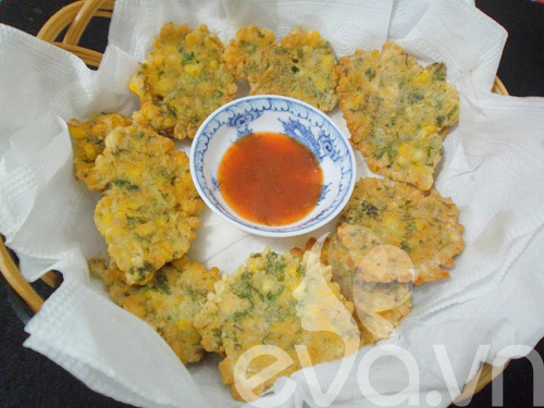 Nóng hổi bánh ngô chiên giòn - 8