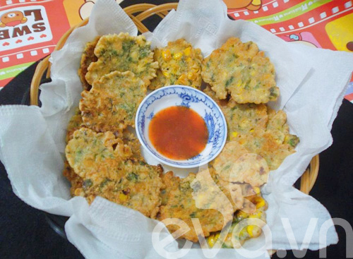 Nóng hổi bánh ngô chiên giòn - 9