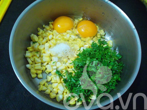 Nóng hổi bánh ngô chiên giòn - 4