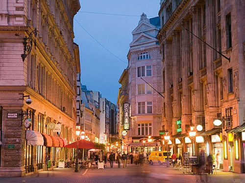 Vẻ đẹp mê hồn của 10 thành phố du lịch hàng đầu châu Âu - 2