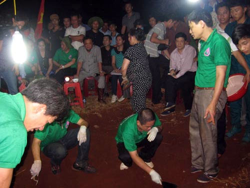 “cau thuy” lam gia hai cot liet si o nhieu noi - 1