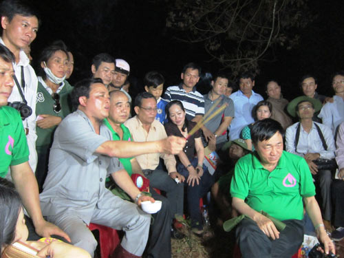 than nhan liet si gui bang chung to "cau thuy" - 1