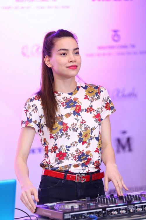 ho ngoc ha 'me met' so mi hoa - 1