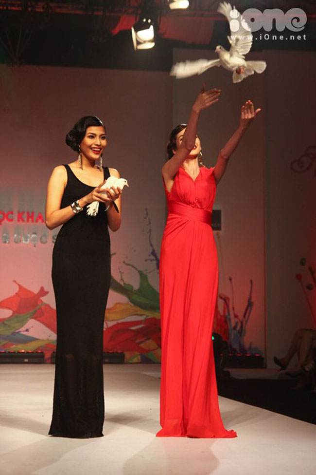 Trương Thị May tỏa sáng trên sàn catwalk