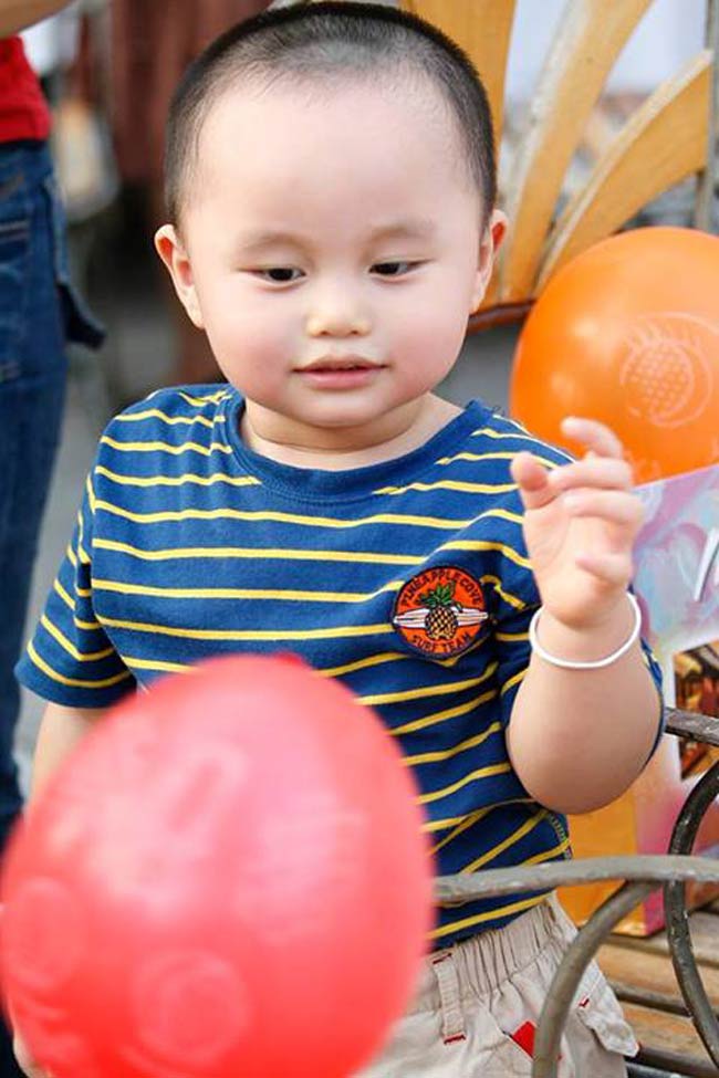 Đáng yêu như con BTV Hoa Thanh Tùng