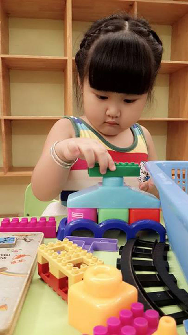 Ngắm con gái Phan Thanh Bình & quot;xinh như hoa & quot;