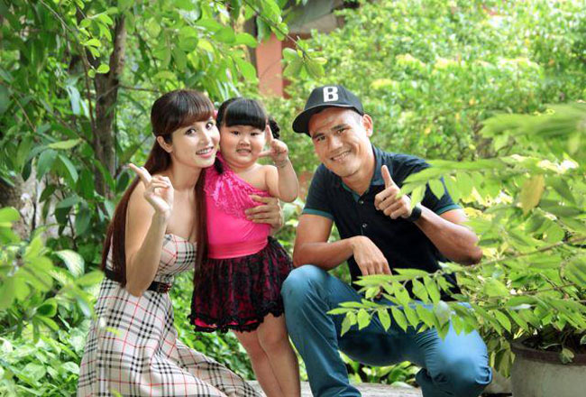 Ngắm con gái Phan Thanh Bình & quot;xinh như hoa & quot;