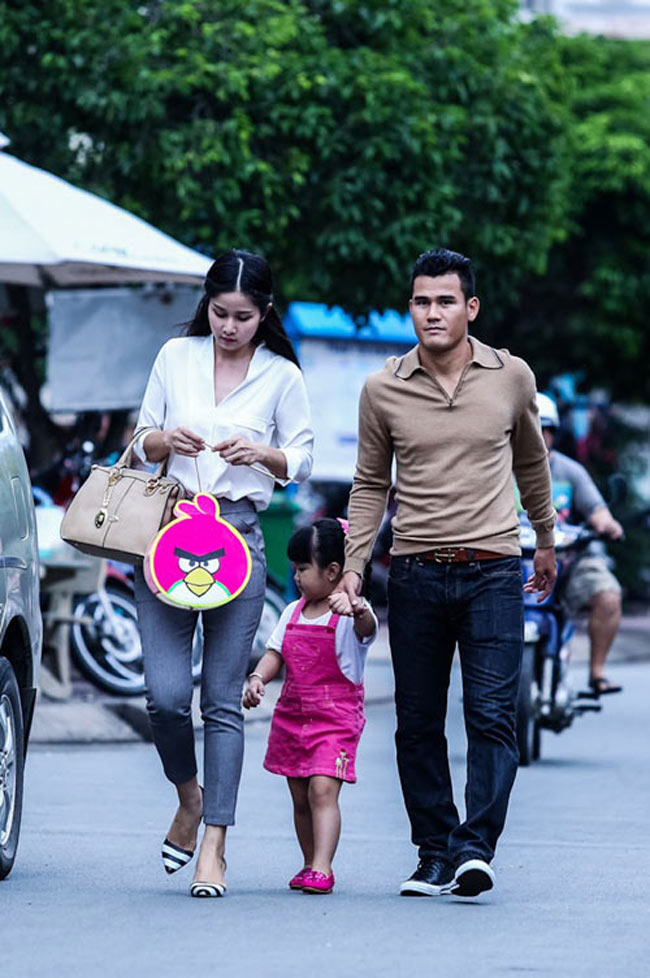 Ngắm con gái Phan Thanh Bình & quot;xinh như hoa & quot;