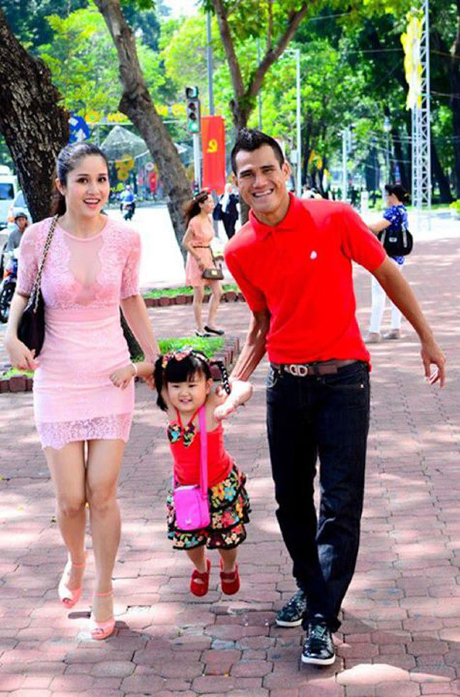 Ngắm con gái Phan Thanh Bình & quot;xinh như hoa & quot;