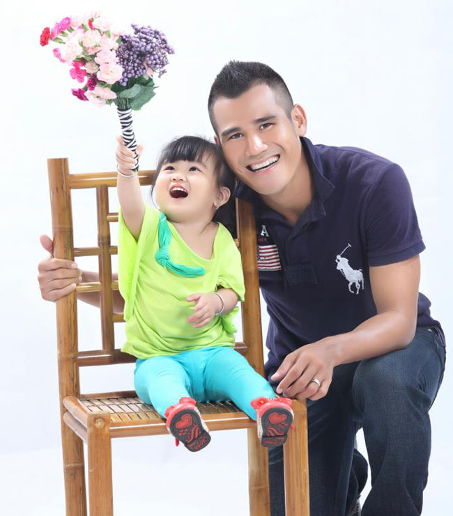 Ngắm con gái Phan Thanh Bình & quot;xinh như hoa & quot;