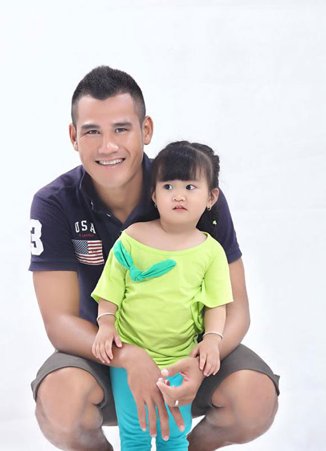 Ngắm con gái Phan Thanh Bình & quot;xinh như hoa & quot;