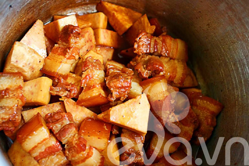 ngon com voi thit kho khoai mon - 5