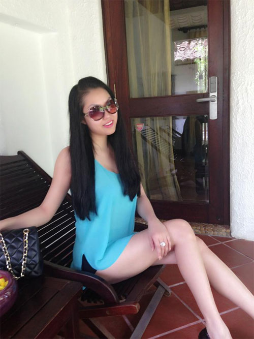 phi thanh van khoe chan thon dai - 2