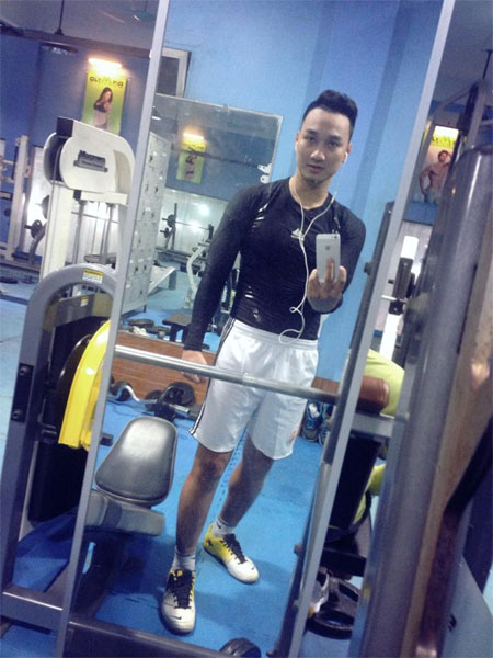 phi thanh van khoe chan thon dai - 5
