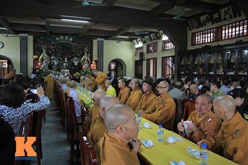nghin nguoi dang huong 49 ngay dai tuong - 2