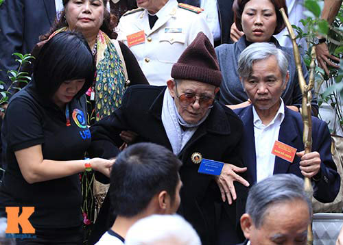 nghin nguoi dang huong 49 ngay dai tuong - 14