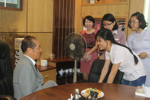 tro chuyen cung thay giao nguyen ngoc ky nhan ngay 20/11 - 4