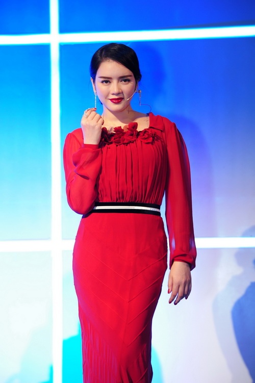 hoàng yén rạng ngòi mạc scandal 'lùa tình' - 18