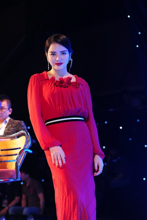 hoàng yén rạng ngòi mạc scandal 'lùa tình' - 16