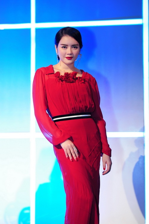 hoàng yén rạng ngòi mạc scandal 'lùa tình' - 17