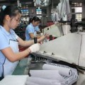 Mua sắm - Giá cả - Thưởng Tết: Cố gắng bằng năm ngoái!