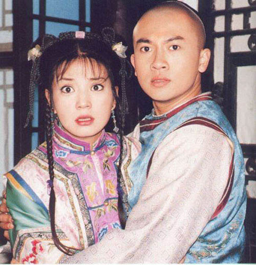 trieu vy "phot lo" to huu bang tren ghe nong - 3