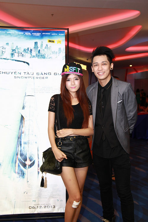 lan phuong ru ban trai tay len chuyen tau bang gia - 7