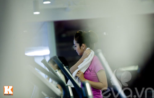 jennifer pham tu lai xe hop di tap the duc - 7