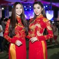 Làng sao - Khánh My "đọ" áo dài long phụng với Ngọc Quyên