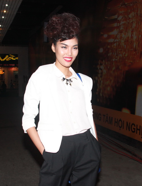 phuong mai 'chan khong cùn' sau sụ có lọ ngục - 17