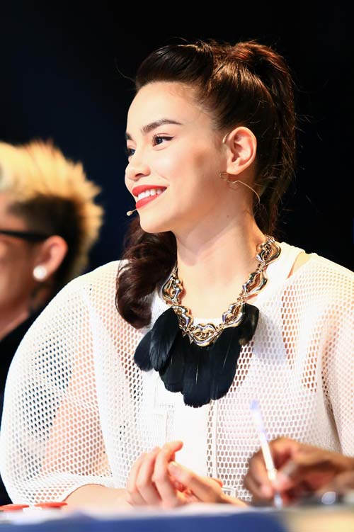 khanh thi nhap vien sau khi lam mc got to dance - 7