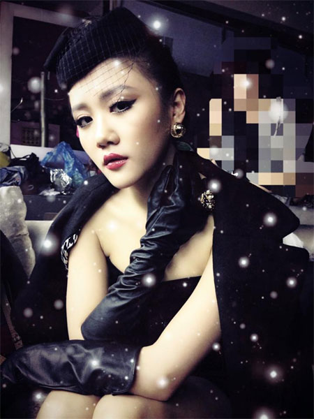 cong vinh – thuy tien “tron con” di mua sam - 11