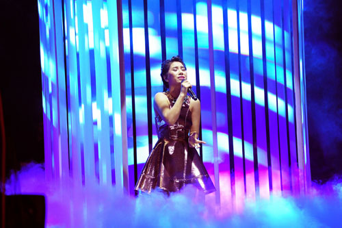 ha linh "dung hinh" vi loi noi cua hong nhung - 8