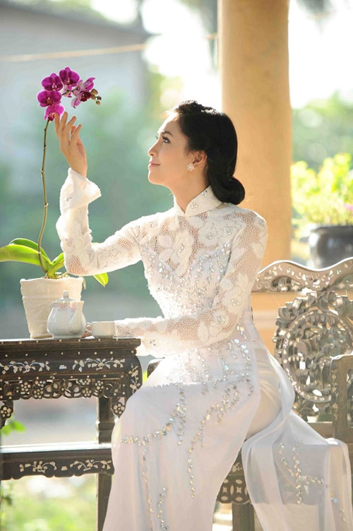 sao viet: toc ‘sieu xau’ khi mac ao dai - 13