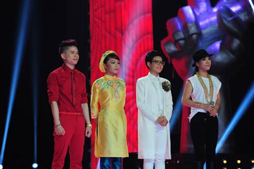 hong nhung mac "sai lam" trong dem chung ket - 1