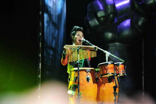 hong nhung mac "sai lam" trong dem chung ket - 2
